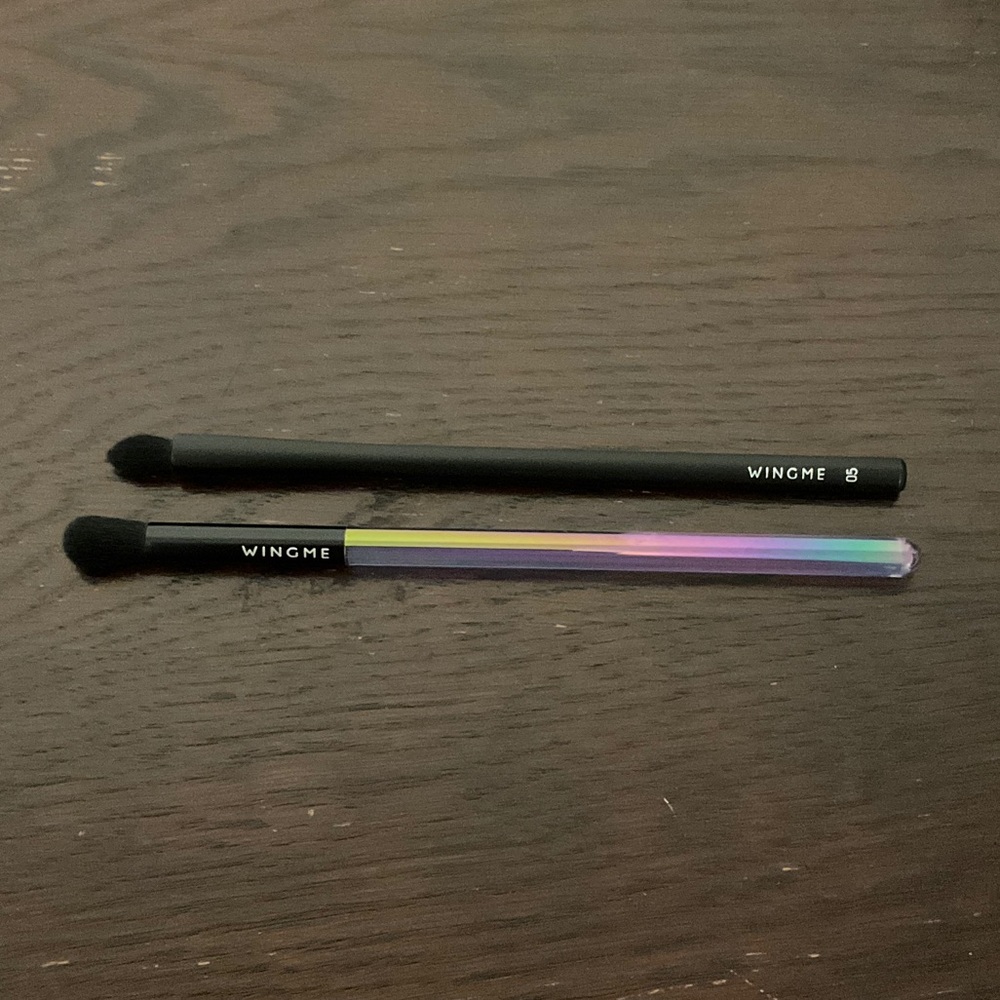 wingme Makeup Brush Set - Black and Iridescent